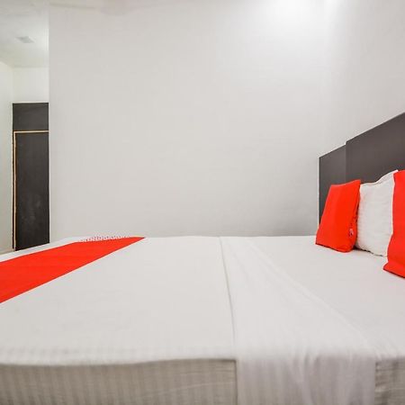 Oyo 43505 Hotel The White House Hisar Экстерьер фото