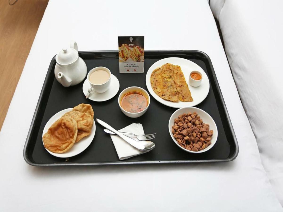 Oyo 43505 Hotel The White House Hisar Экстерьер фото
