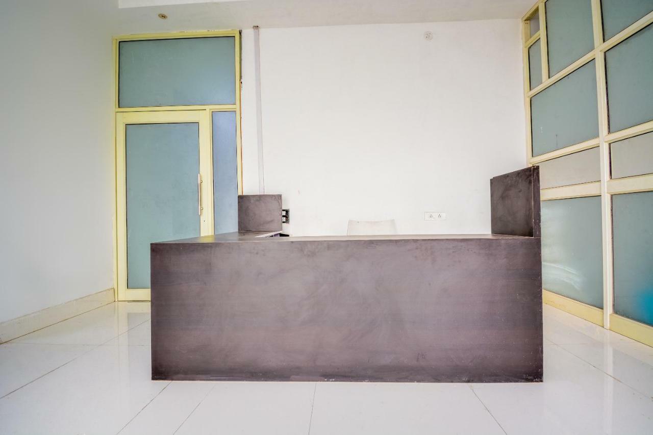 Oyo 43505 Hotel The White House Hisar Экстерьер фото