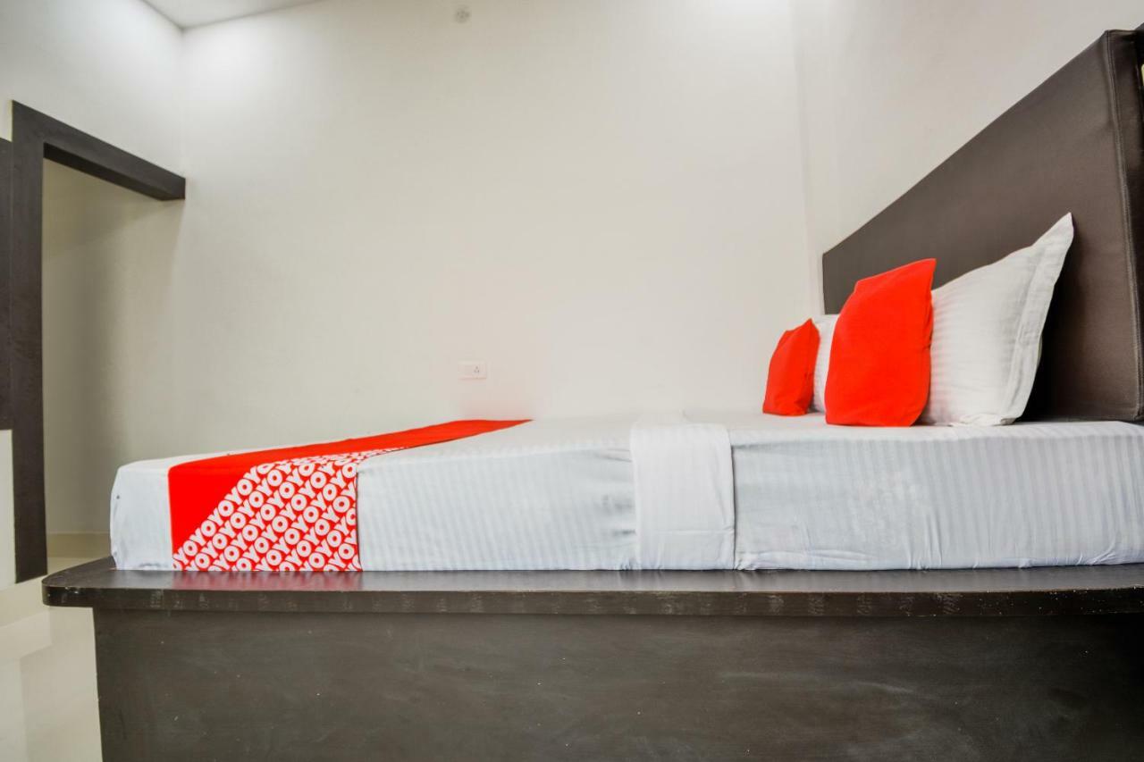 Oyo 43505 Hotel The White House Hisar Экстерьер фото