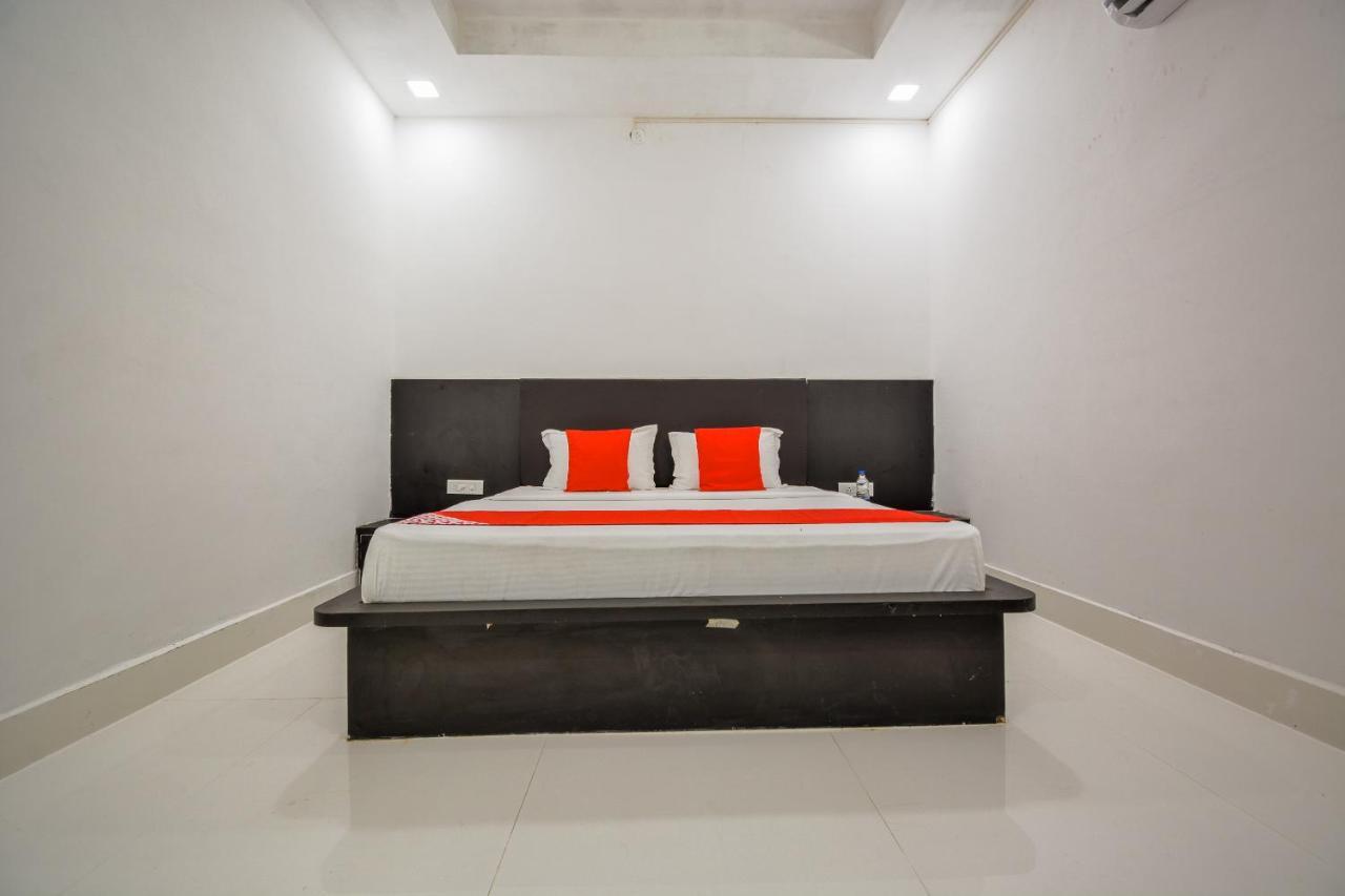 Oyo 43505 Hotel The White House Hisar Экстерьер фото